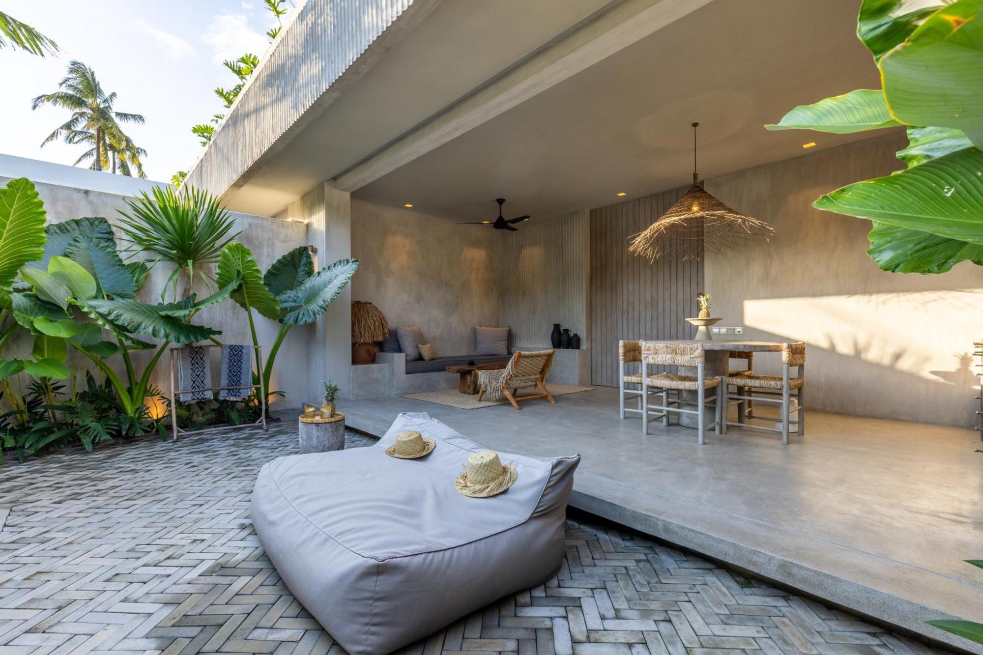 The Konkret Lombok Villa Kuta  Buitenkant foto